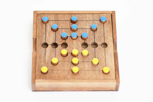 Strategy/9 Men's Wooden Game