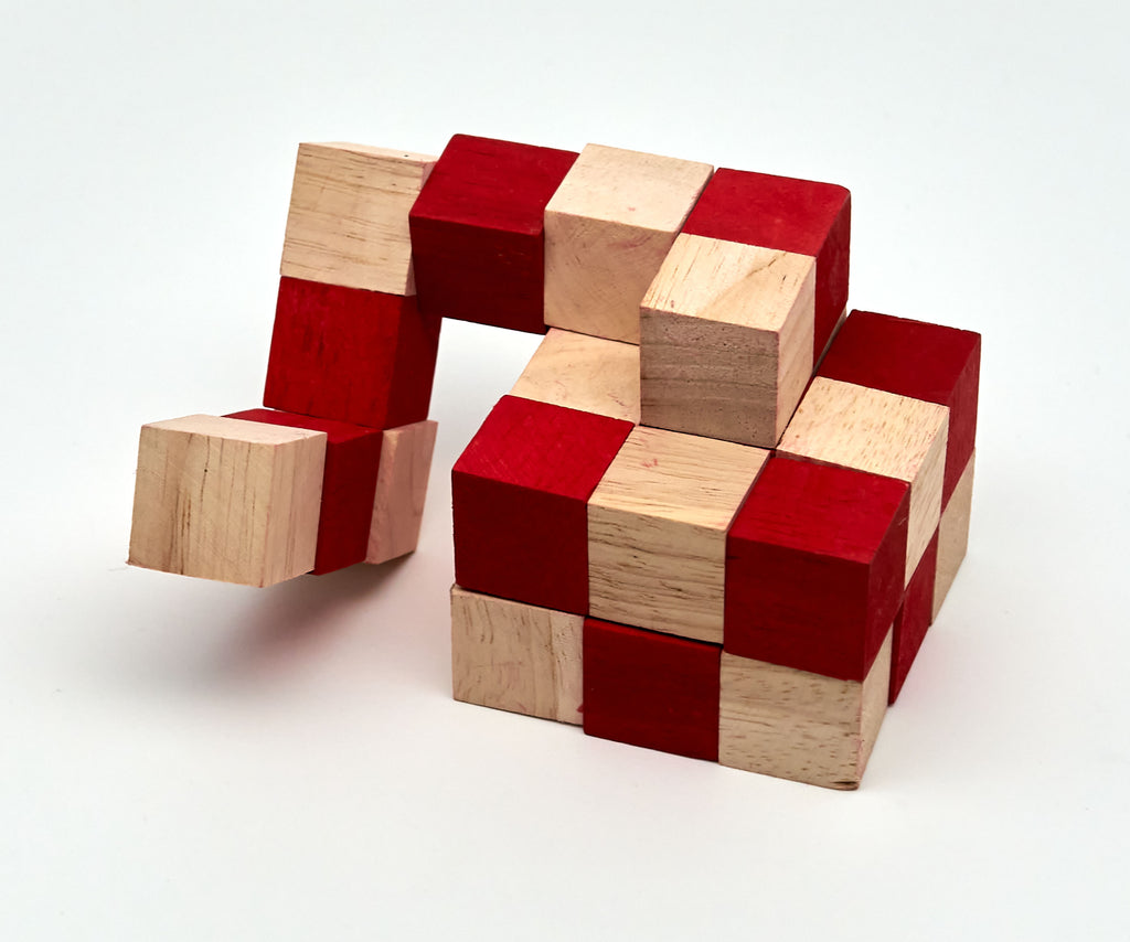 Snake cube (red) - Wooden Puzzle