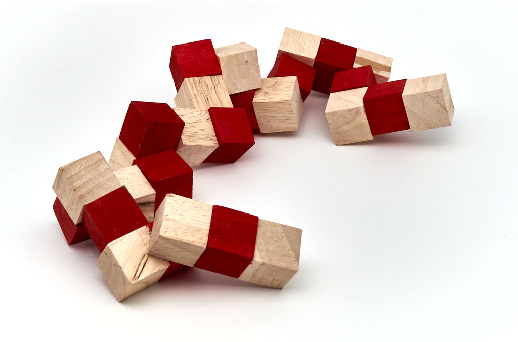 Snake cube (red) - Wooden Puzzle